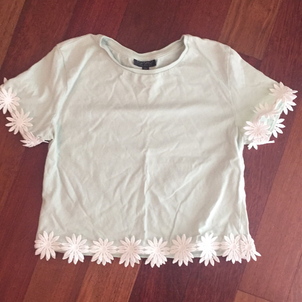 Top shop mint color top/crop top with daisy trim